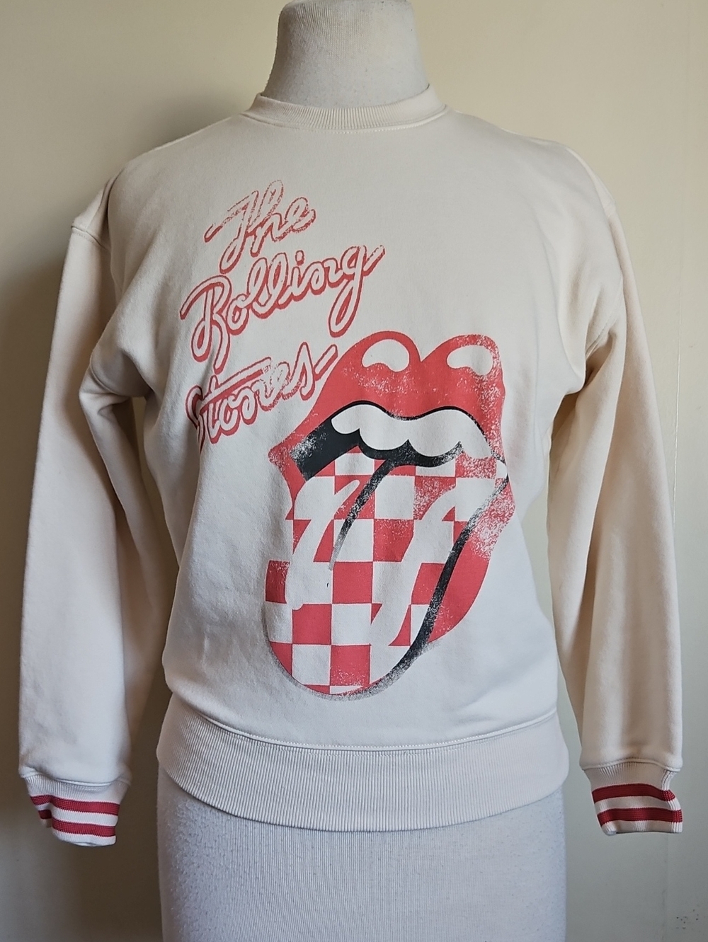 The Rolling Stones Cream Sweatshirt with TheTongue And Red Lips Logo Size Medium